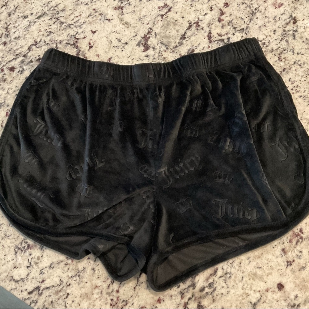 Extra large Juicy couture velvet shorts